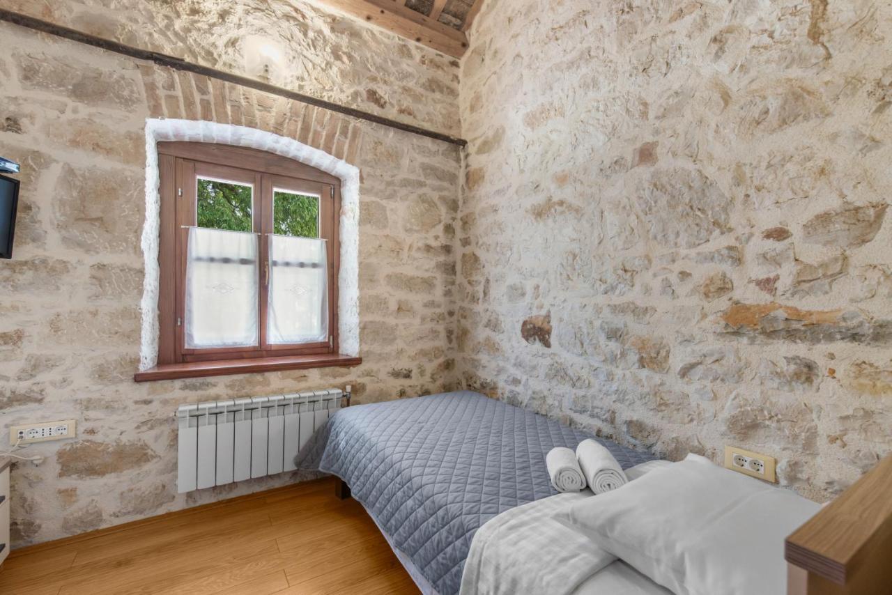 Villa Antonci-18, Pool, 3 Houses, Jacuzzi, Private Territory Antonzi Esterno foto